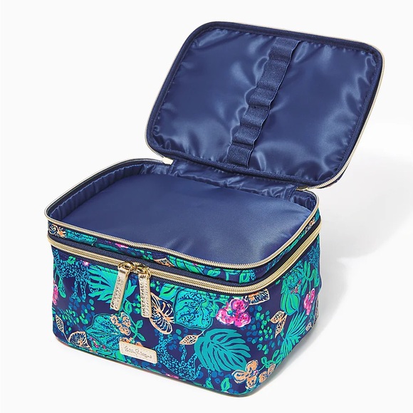 Lilly Pulitzer Devona Cosmetic Case - Low Tide Navy "Life of the Party" Print - Picture 4 of 5
